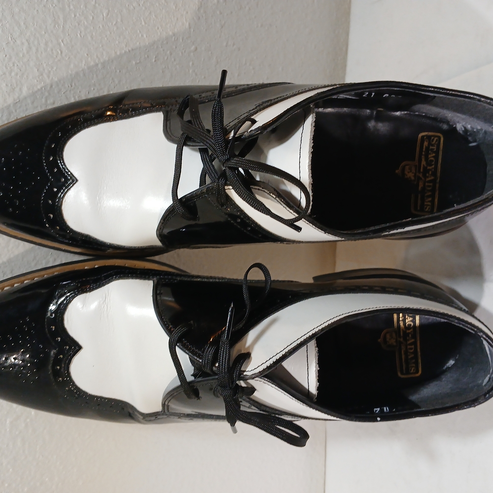 Men's 12 Quality Dress Shoes - Picture 4 of 5